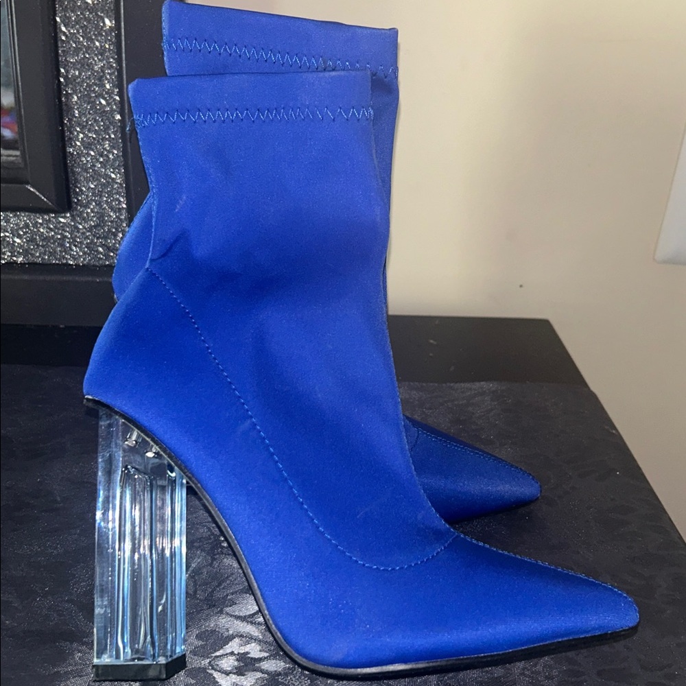 Rena like new Blue Suede Ankle Boots with Clear Heel size 6